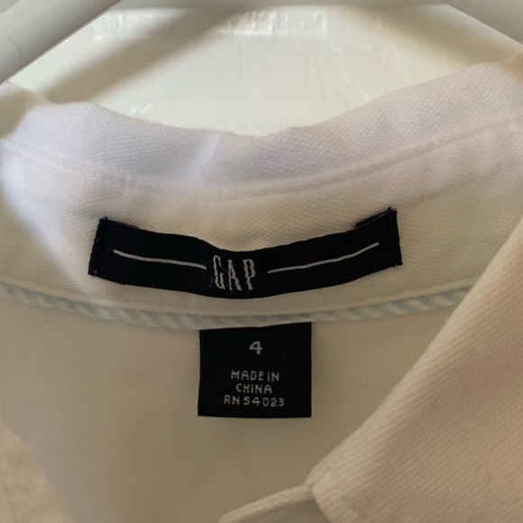 White GAP button down shirt - Picture 2 of 2